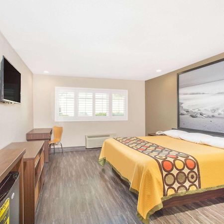 Super 8 By Wyndham National City Chula Vista Bagian luar foto