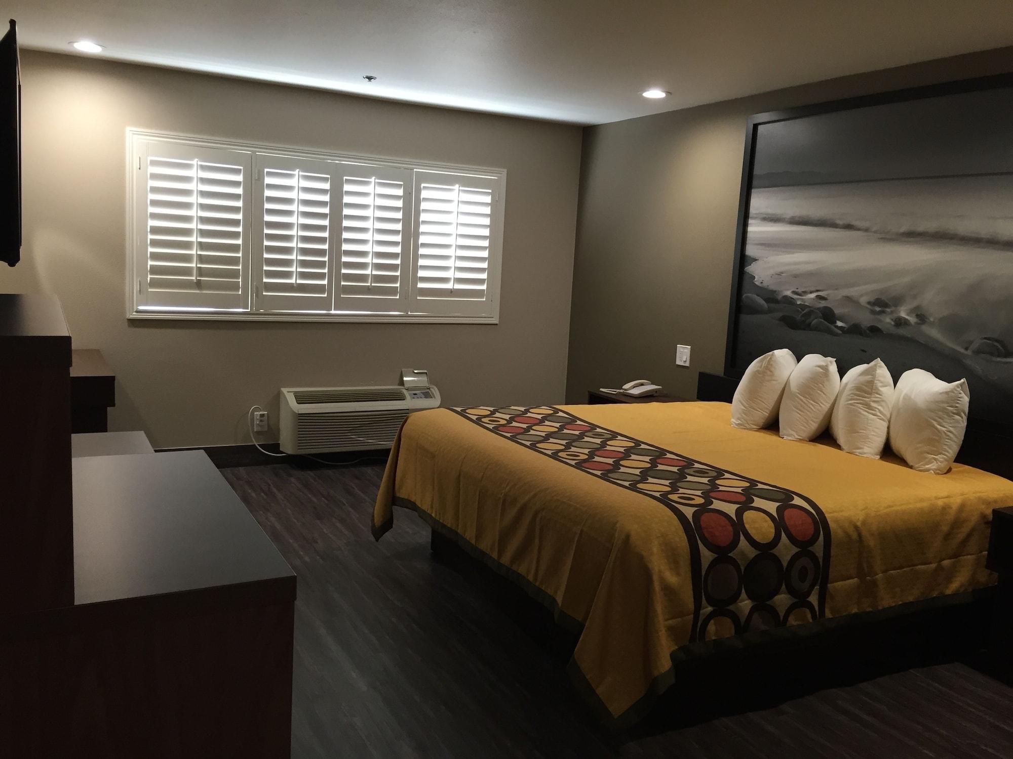 Super 8 By Wyndham National City Chula Vista Bagian luar foto