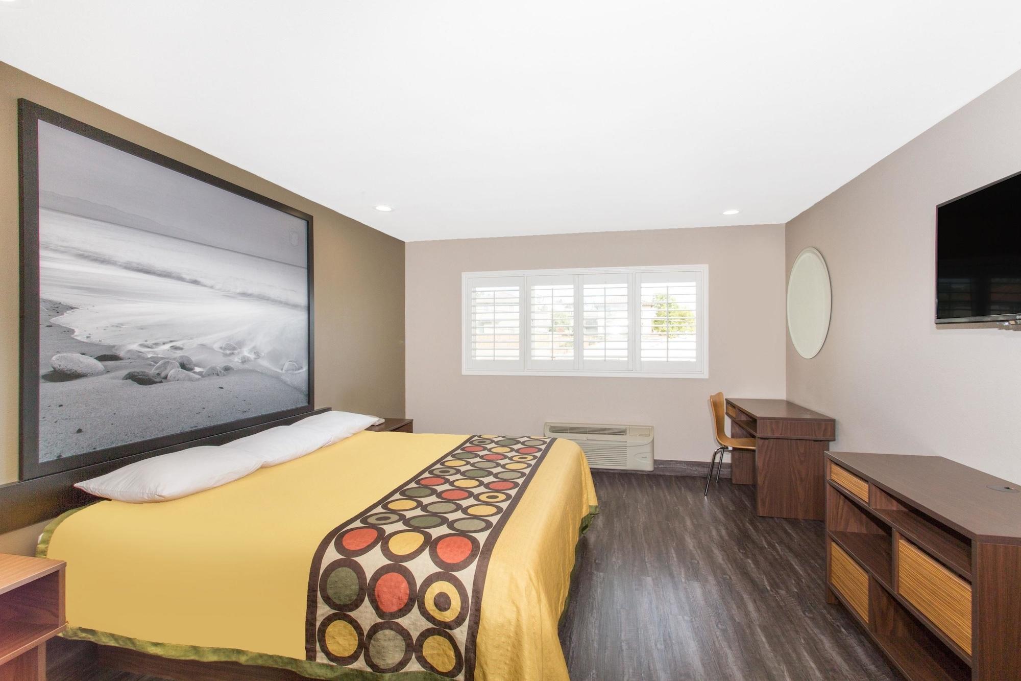 Super 8 By Wyndham National City Chula Vista Bagian luar foto