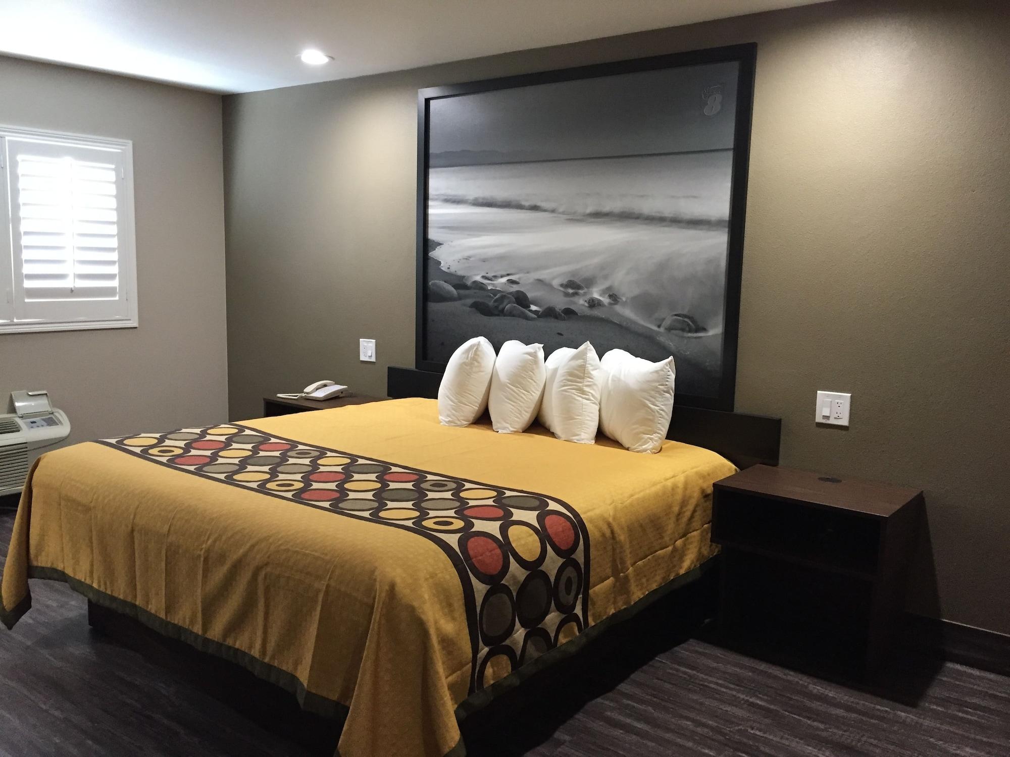 Super 8 By Wyndham National City Chula Vista Bagian luar foto