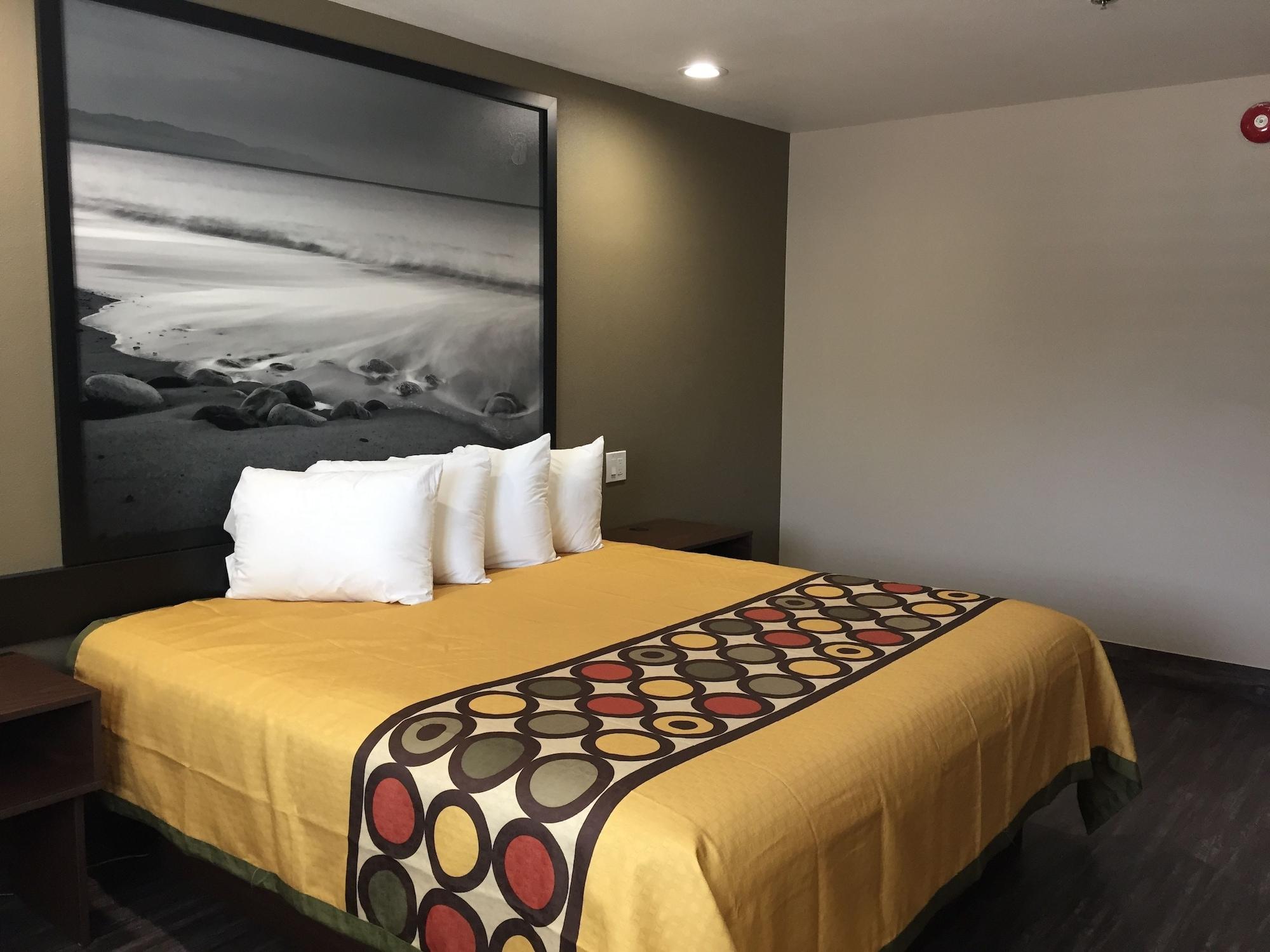 Super 8 By Wyndham National City Chula Vista Bagian luar foto