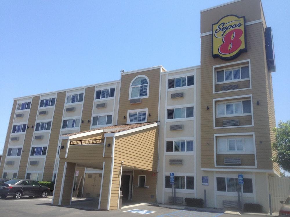 Super 8 By Wyndham National City Chula Vista Bagian luar foto