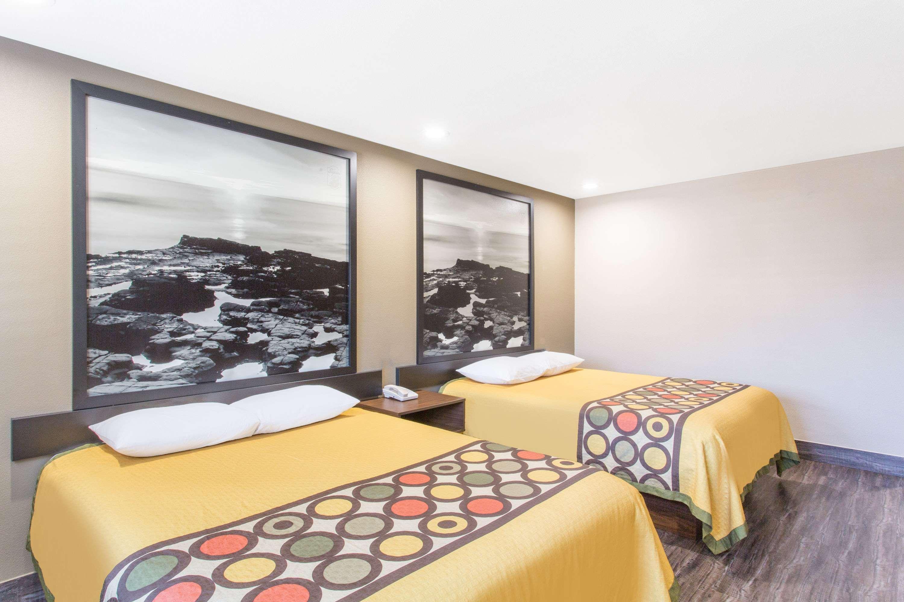 Super 8 By Wyndham National City Chula Vista Bagian luar foto