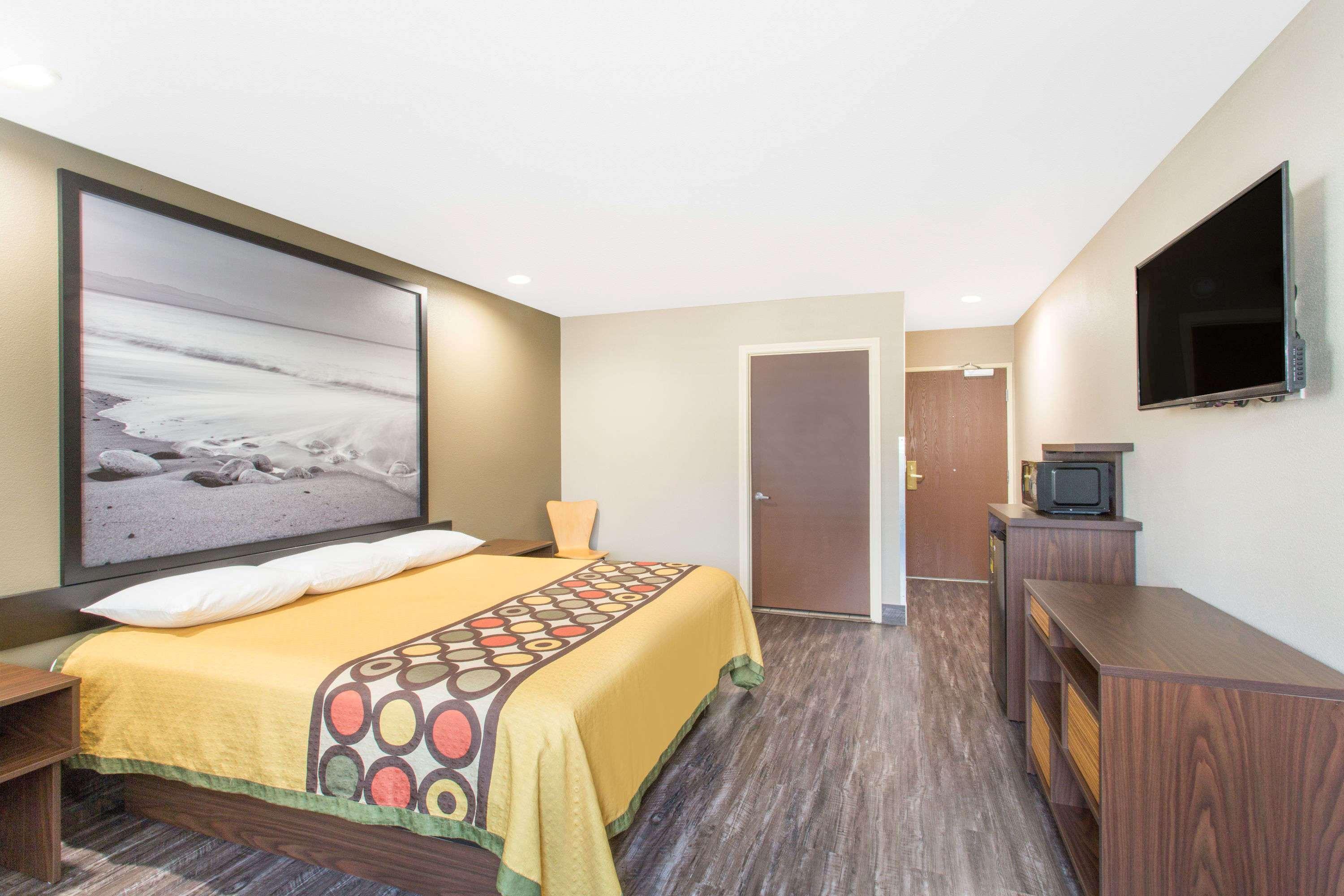 Super 8 By Wyndham National City Chula Vista Bagian luar foto