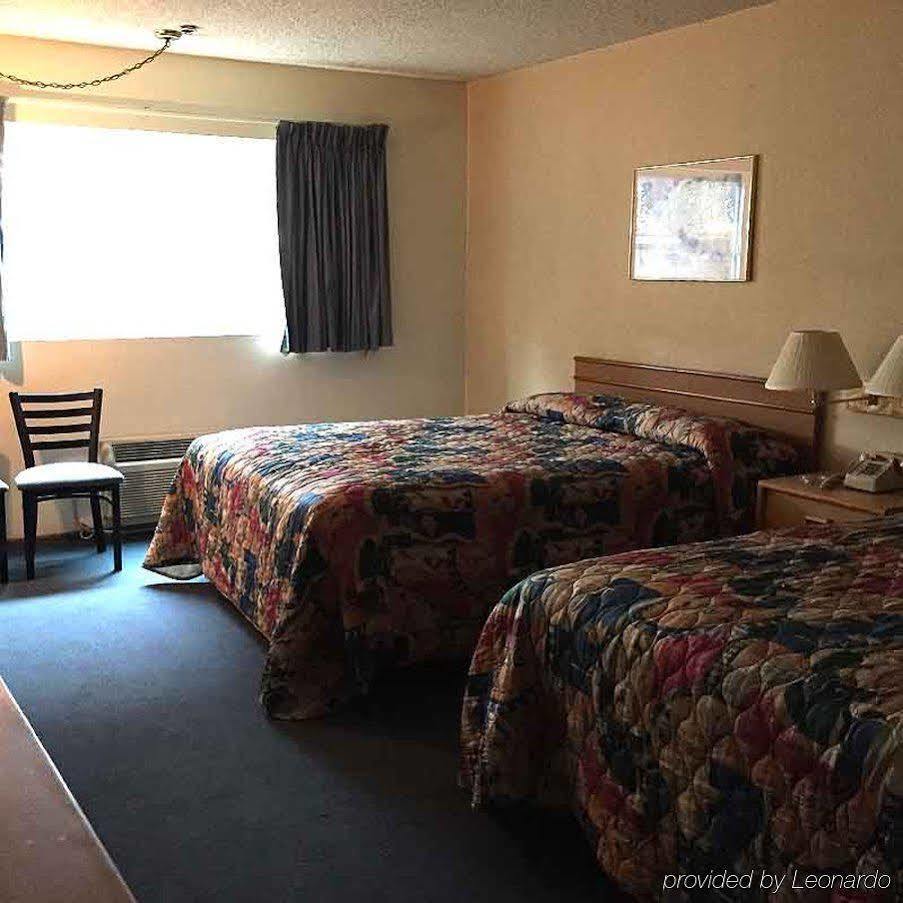 Super 8 By Wyndham National City Chula Vista Bagian luar foto